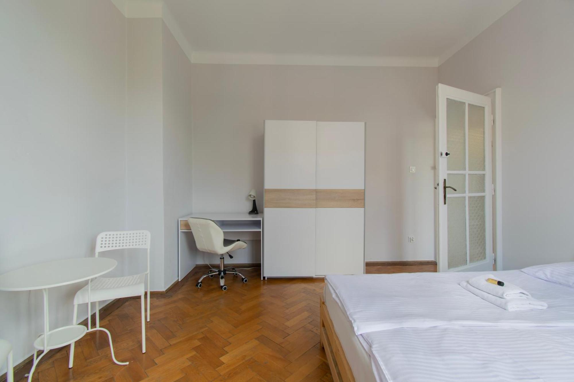 Retro Apartmentments Lobzowska Street 克拉科夫 外观 照片