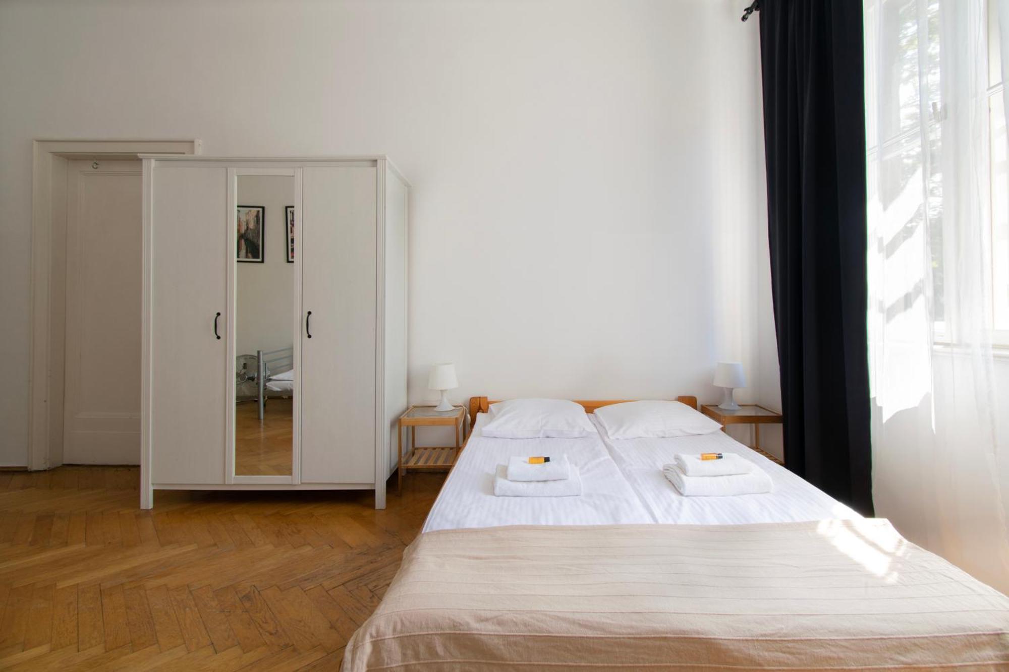 Retro Apartmentments Lobzowska Street 克拉科夫 外观 照片