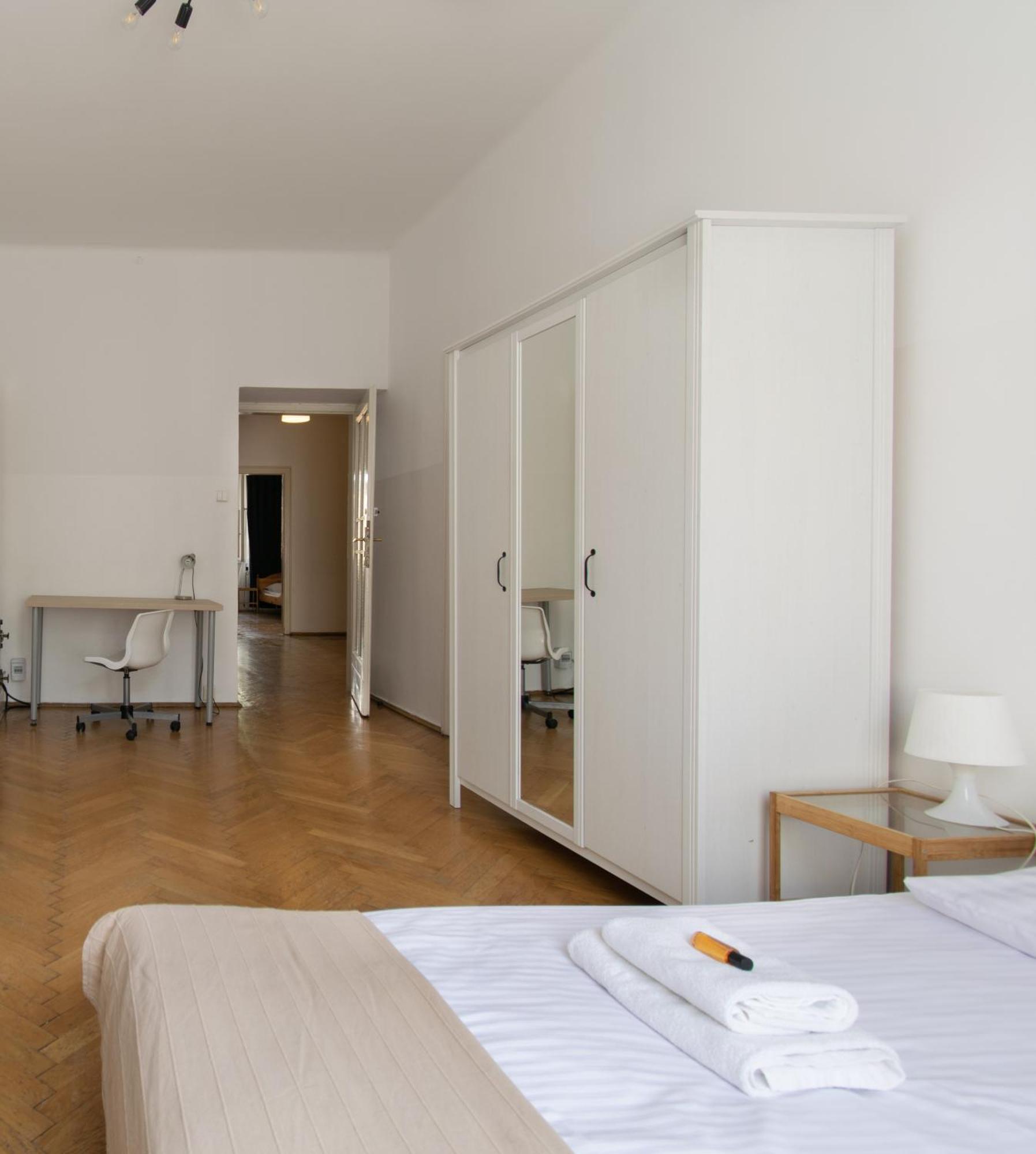 Retro Apartmentments Lobzowska Street 克拉科夫 外观 照片