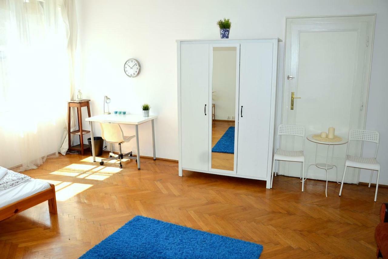 Retro Apartmentments Lobzowska Street 克拉科夫 外观 照片